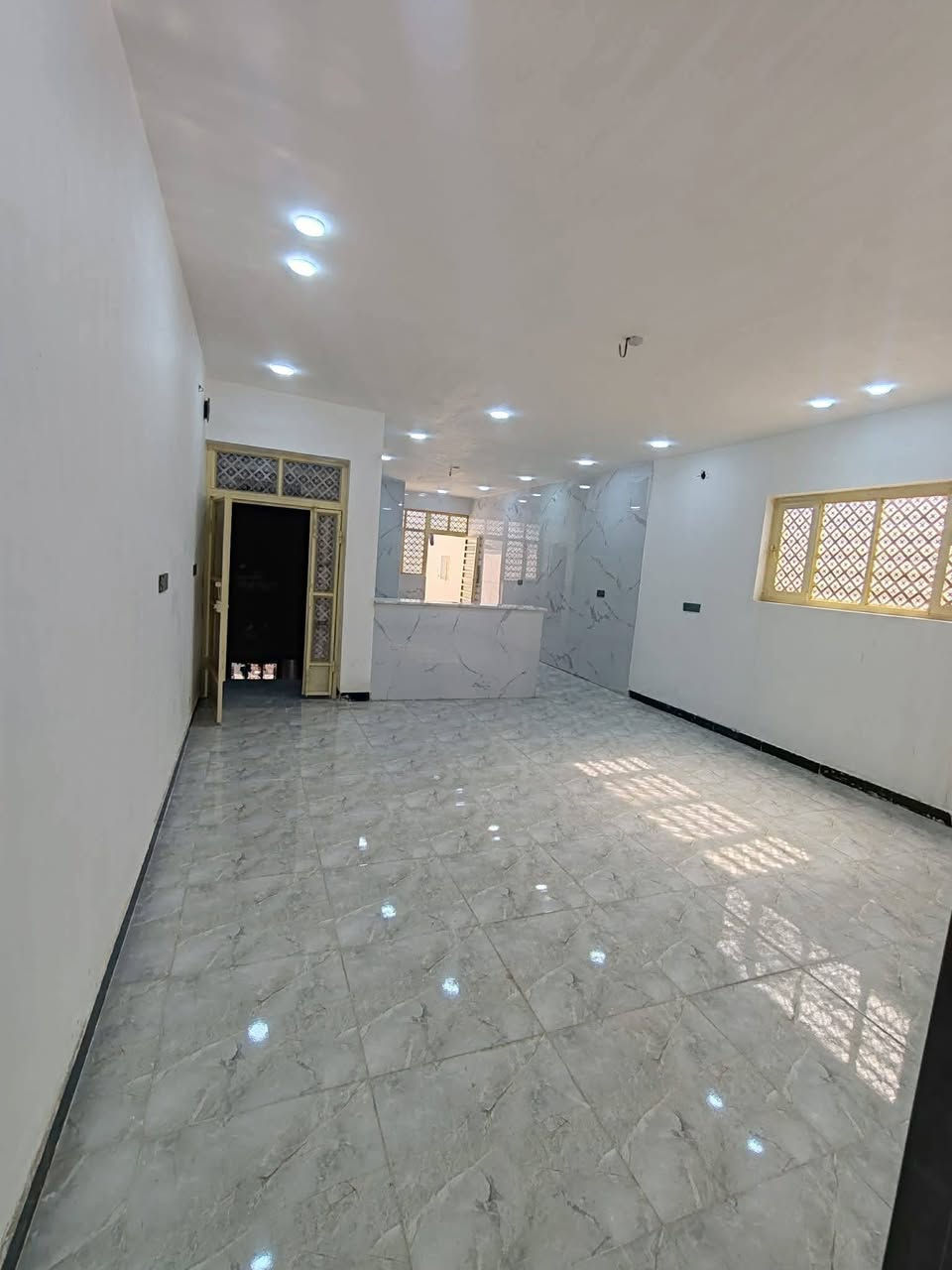 شقه للايجار مقابل جامع حجي هندي
⚡ 115م  
⚡ غرفه 
⚡وصاله
 ومطبخ وصحيات وصطح علمن الشقه جديده 💯
للاستعلام
***********/ ابو مهيمن
