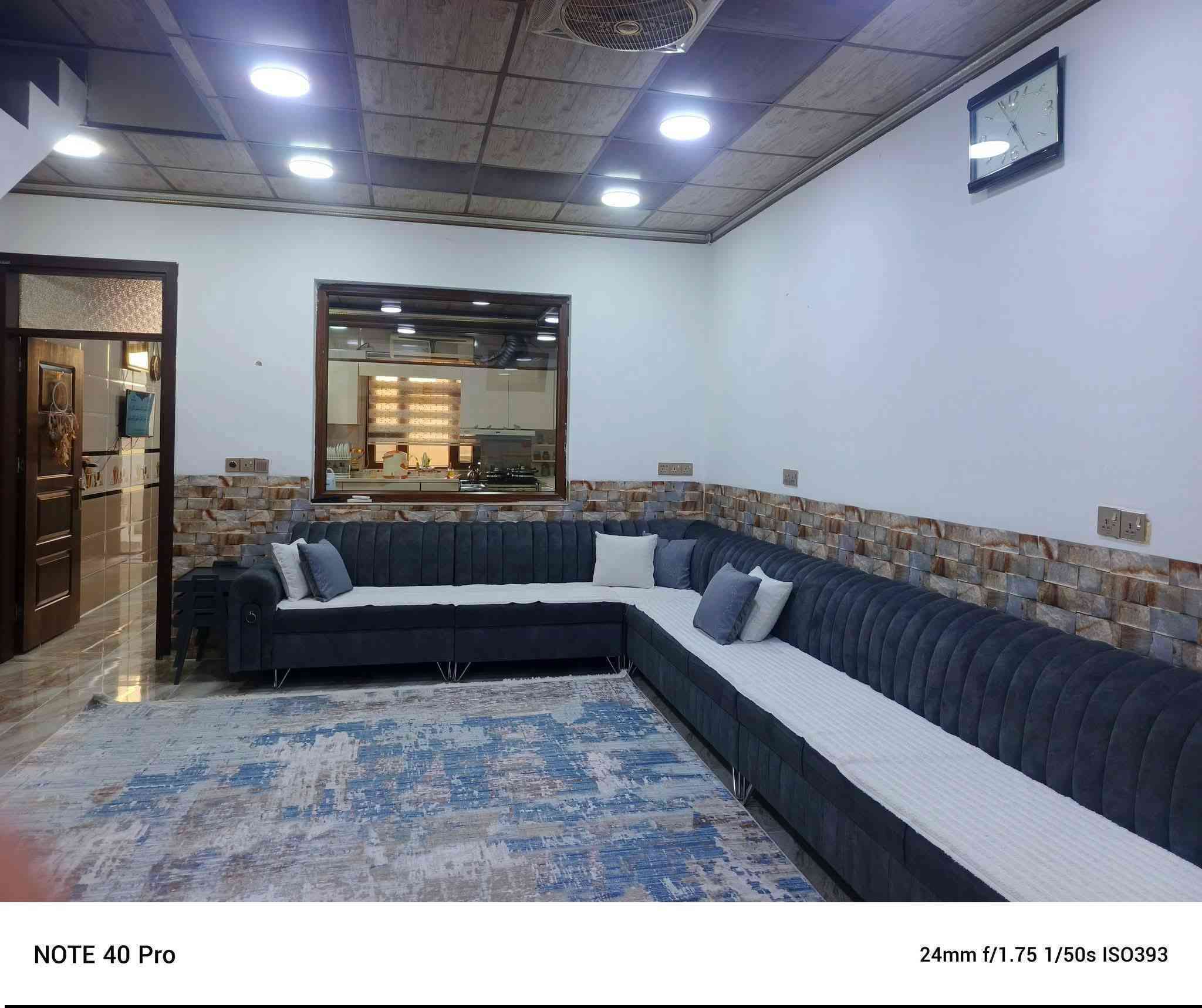 #دار للبيع.:مساحة 100م--رقم
#موقع:- رشيد اوا قريب من ملعب 
نوع عقار رقم 
_______________   
#موقع مميز جدا                                                                  #فرع عريظ                                                                                                                           #بناء فول مواصفات                                                                                                                            #منطقة فول خدمات
#سيراميك 
#درج داخلي
___________                                                                                                                                                                                                                                                                                             #بي غرفة  نوم+ هول +مطبخ +استقبال+وصحيات بيتونة 
_____________  
سعر 44مليون مجال
________________    
للاستفسار اتصال عالرقم 
 ***********
***********
