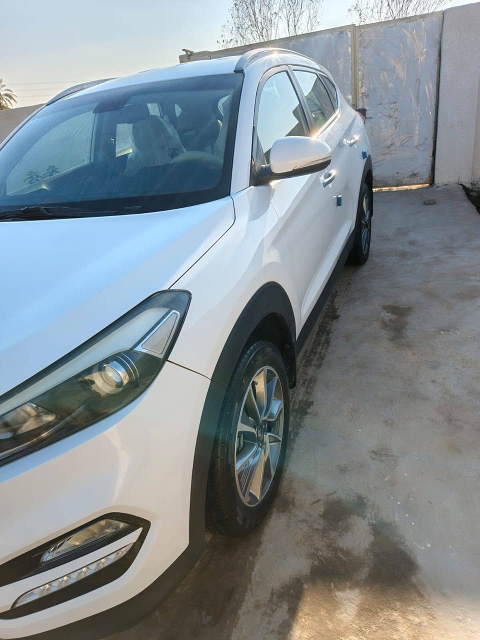 سيارة توسان موديل 2018 خليجي
محرك 2000دوش ماشية 84 ألف كيلو حقيقي 
مواصفات نص فول قمارة حديد شاشة تدعم الكار بلي إشارات بالمراي أنظمة قيادة إيكو وسبورت تبريد قطعتين كشافات ضباب حساسات وكامرة السيارة باسمي تحويل مباشر بيها طخه بالبك لايت الأيمن موضح تفاصيلها بالسونار

📍 العنوان:  بغداد اليوسفية 
‏ 📞 للاستفسار ***********

السعر 185بيها مجال قليل
‏
