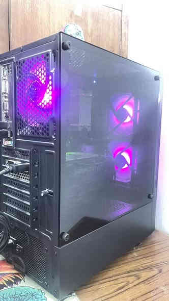 تجمعيه للبيع فقط كيس فقط مفتوحه غير مستخدمه للالعاب 
المعالج Ryzen5 3600
كارت الشاشه GTX 1660 TI
Ram 16
Motherboard B450
Psu 650 w 
هارد HDD 1T
SSD 256 m.2
السعر 550 وبيه مجال 
***********
