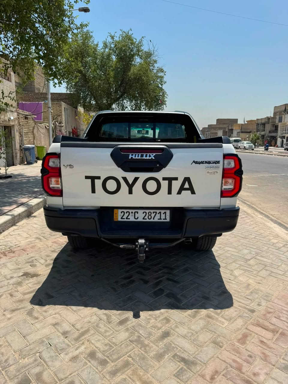 السلام عليكم 
للبيع تيوتا هايلوكس ادفنجر موديل 2021  فقط بارد قليل بل باب السايق وكم رصعه بل بنيد  والباقي كفاله عامه سيارة نضافتهة اخت الموديل ال 25 مثل ماواضح كدامكم ومعروفه مواصفات الفنجر 6 سلندر ماشيه 56 حقيقي وبل عافيه عل ياخذهه السعر 330 وبيهه مجال بسيط كلش الاستفسار ***********
