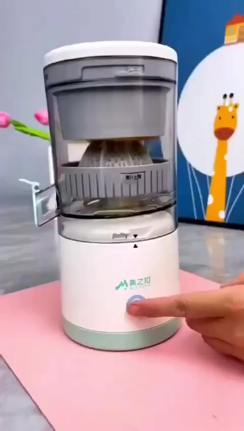 ✅Citrus. Juicer🍊
عصارة فواكه كهربائية لاسلكية محمولة 
متعددة الوظائف🍎🍉🍇

✅ سهلة الاستخدام من مميزاتها :-
💫دوران بزاوية 360 درجة فى جميع الإتجاهات لقوة عصر أعلى

🔌مزودة بمنفذ USB للشحن
🔋لاسلكية تعمل بالشحن ومحمولة لعصر الفاكهة🍊 في أي وقت وفي أي مكان

♻️-مزودة بفلتر لفصل مخلفات العصائر ستستمتع بعصير برتقال🍊 طازج وخالي من البذور 
- سهلة التنظيف أجزائها قابلة للفصل لتنظيف أسرع

🔑- مفتاح واحد لتشغيل العصارة والذي يوفر الوقت والجهد بدون استخدام اليدين👐 
✅ يمكن استخدامها في عصر🍊🍎🍉 الحمضيات والتفاح والرمان والكمثرى وغيرها من الفواكه.
#الاصلي  
🚘يوجد خدمة توصيل لجميع محافظات العراق مجانا 🚘


**إذا كنت صاحب هذا الإعلان وتريد حذفه لأي سبب، رجاءا أرسل رسالة إلى الدعم الفني**