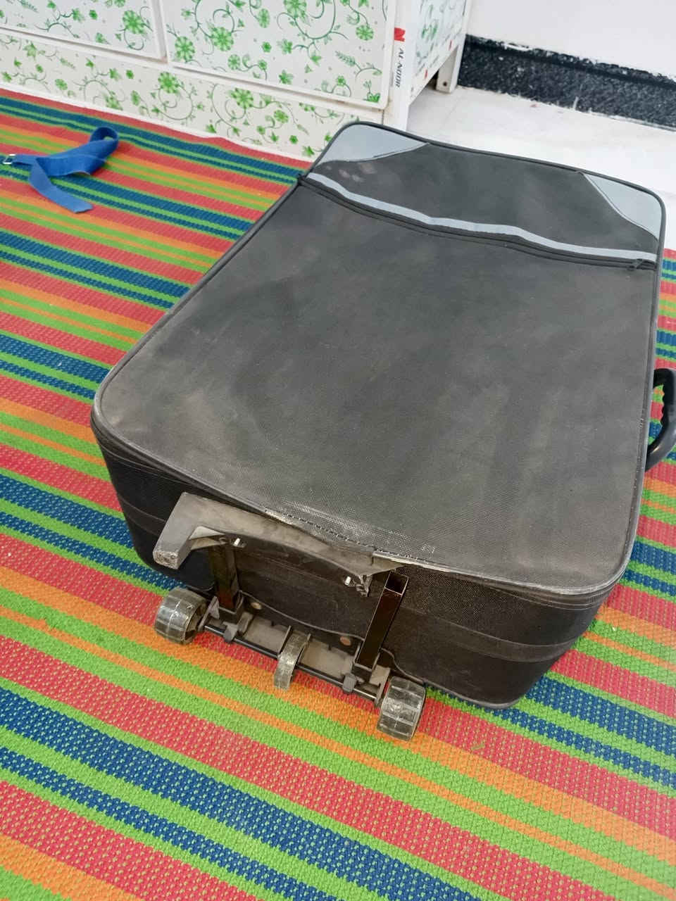 جنطه سفر مستعمله للبيع سعره 25قفل للتواصل وتساب ***********
