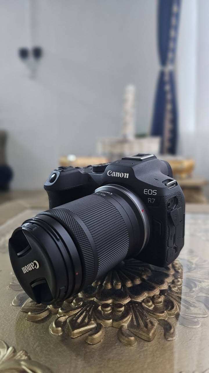 📸 للبيع Canon EOS R7

للبيع كاميرا Canon EOS R7 بحالة ممتازة جداً، استعمال شخصي لمدة 4 أشهر فقط، نظيفة جداً وما متعوبة 

الملحقات:
✅ بطاريتان أصليتان Canon
✅ جنطة حمل صغيرة خاصة بالكاميرا

الكاميرا جاهزة للاستخدام ومناسبة للتصوير الاحترافي وصناعة المحتوى.

📞 للتواصل واتساب: ***********
