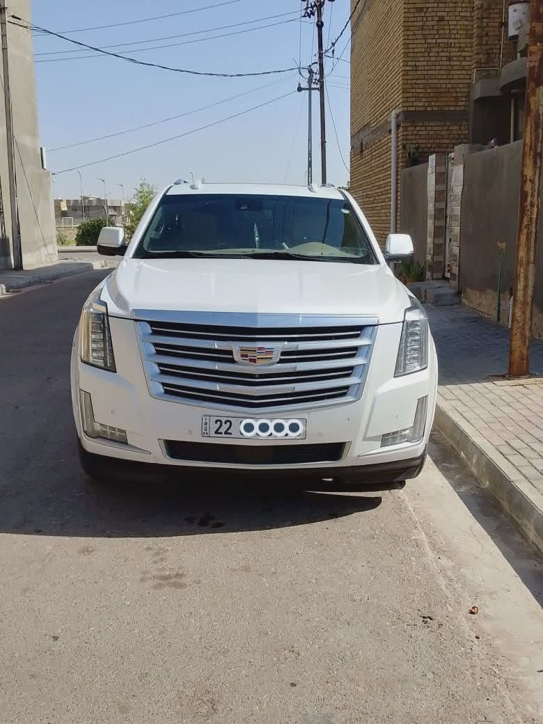 السلام عليكم 
كديلاك2018للبيع
فول مواصفات 1/1
بلاتينيوم مقاعد كهربائي
رقم اربيل 
مكفوله كفاله عامه
***********
