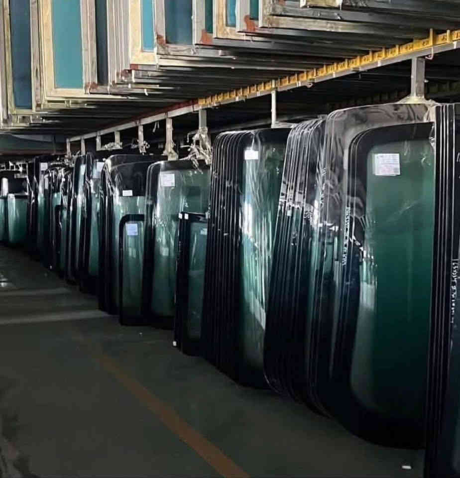 -يتوفر زجاج السيارت الحديث والقديم 
-بأسعار جيده تبديل الزجاج الامامي الكافه انواع السيارات 
-تبديل الزجاج المضلل البيبان والخلفيه 
-ازاله التضليل من الزجاج الامامي والابوب
-تنضيف مكان الزجاج بعد ازالته  
-ويتوفر زجاج اصلي الكافه انوع السيارات 
-ويتوفر زجاج درجة اولى مع ضمان جوده العمل والزجاجه -فتره الضمان 3️⃣سنوات 
مع احسن انوع السلكون 
-يتوفر جميع انواع السلايتات لجميع انواع السيارات
-ويتوفر زجاج درجه ثانيه ضمان فقط جوده العمل وليس -الزجاجه 
-وكل هاذه عدنه شد موقعي داخل بغداد فقط ضايج من -الزدحام ماعندك مجال تجي احنى نجيك بكل مكان ابغداد 
-وتشوف الشغل اذا ميعجبك ربع متنطي والجامه هديه من -عدنه الك 
-موقعنا شارع شيخ عمر قرب مقبره الغزالي 
-للاستفسار اكثر اتصل بنا او مراسله على واتساب. ( ***********) حمودي الفريجي
