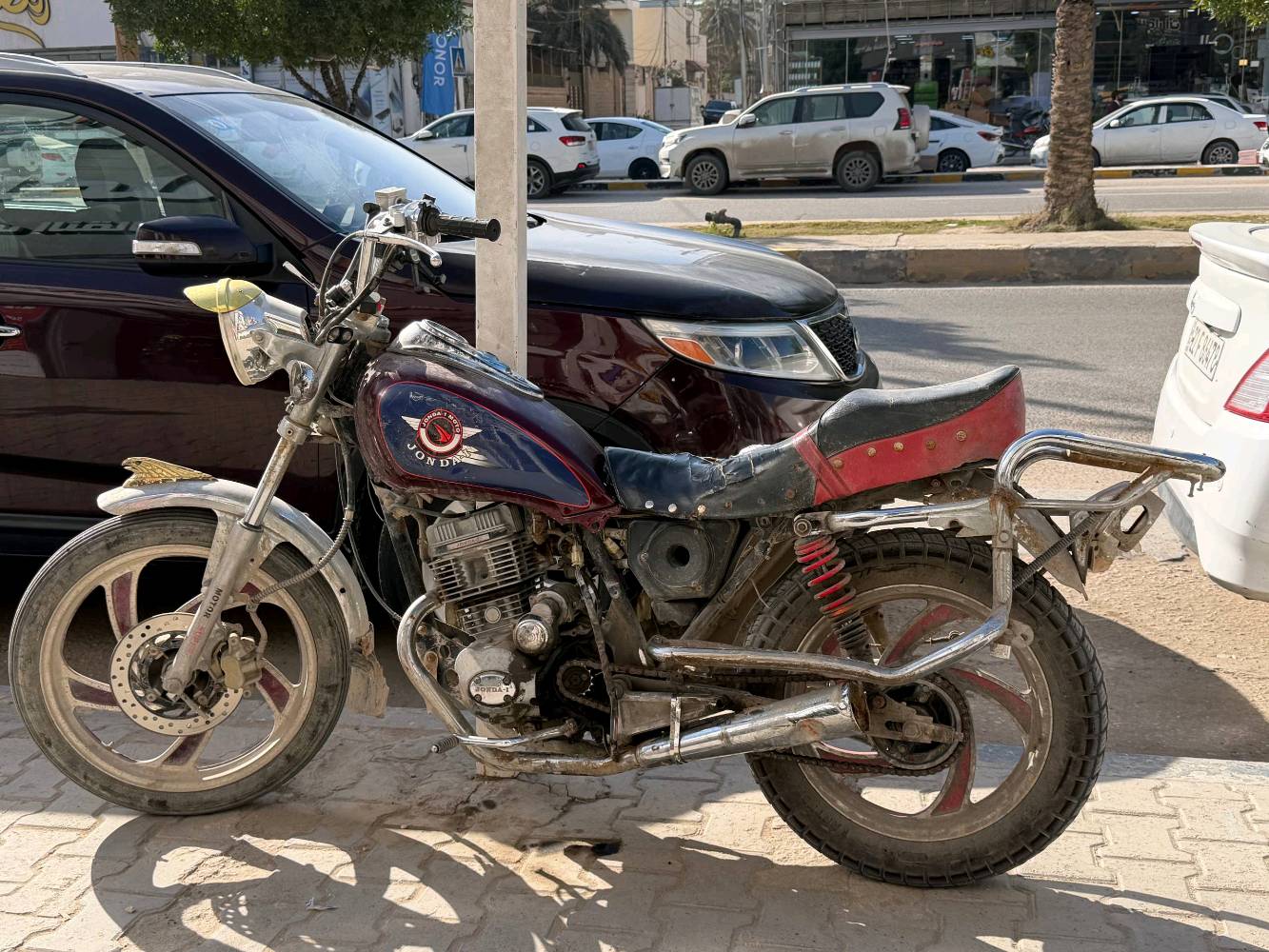 جوندا موديل 17اصوليه وكيلها العارضي 
مكينه خير من الله تايرات جدد 
عوزها ترتيبات بسيطه 
السعر375بيها مجال حگ الجيه 
مكاني نجف الحولي
***********
ما هو موديل الدراجة بالتحديد؟: 
2017
 
هل تمتلك الدراجة أوراق تسجيل أو مستندات؟: 
نعم 
في أي منطقة تتواجد الدراجة حالياً؟: 
النجف الحولي 
هل يمكن التفاوض على السعر؟: 
نعم 