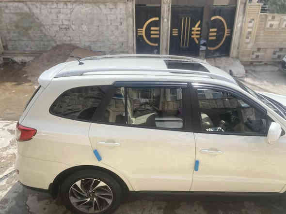 سنتافي 2011 رقم دهوك 
ضرر بوند وباب خلفي 
هزه صار شهر منتهيا
رقم دهوك ابسمي 
كاربون بانزين 
السياره جاهزه 
السعر 137 وبيها مجال شويا
شراي اتصل ***********
