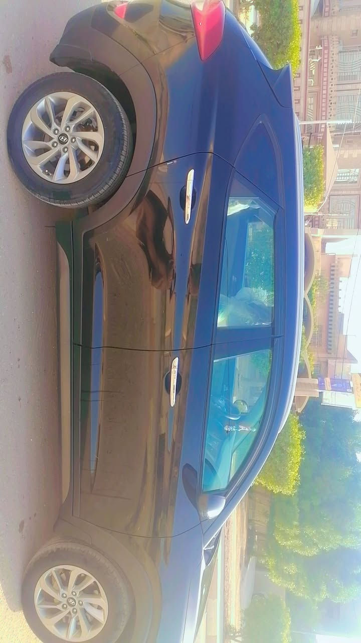 سلام عليكم 
هيونداي توكسان لون اسود موديل 2016وارد امريكي محرك 2400GDI 
رقم بغداد بأسمي
حادثها فقط دعاميه كدام صوره الحادث مرفق مع المنشور 

المواصفات: 
-كامره خلفيه 
-كشن امامي كهرباء
-لايتات ازنون
-نضام ايكوEKO
-نضام سبورت Sport
فور ويل     AWD  4×4
-نضام نزول منحدرات
-مانع انزلاق 
سياره رقم بغداد دولي بأسمي 
مكان الديوانيه مركز
السعر 150$

الرقم ***********
