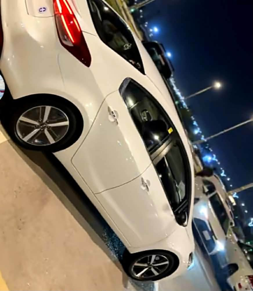 مكلف بالنشر
للبيع سيراتوو ٢٠١٨ فول مواصفات على آخر حبابه 
كتاب فحص مرفق بالصور 
مكانها السماوة الوركاء 
رقم موبايل صاحب السياره ***********
