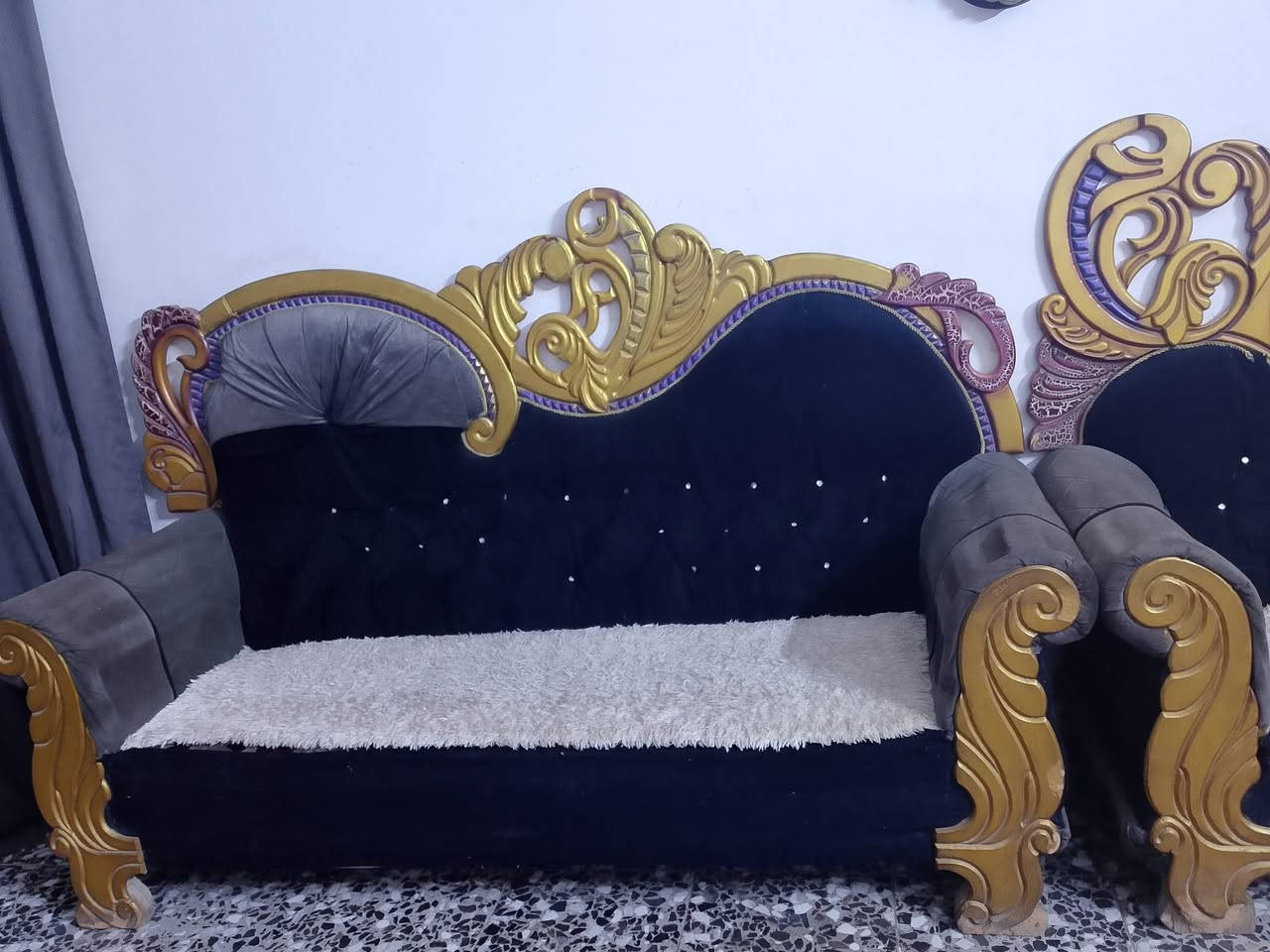 سلام عليكم تخم ملكي وزن الثقيل خشب بي ضرر بسيطة سعر 300 بي مجال
   مكان بغداد شارع الجزيرة


**إذا كنت صاحب هذا الإعلان وتريد حذفه لأي سبب، رجاءا أرسل رسالة إلى الدعم الفني**