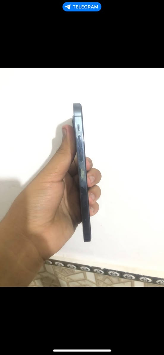 آيفون ١٢ برو الجهاز  كلشي مامبدل بي تفحصة باي مكان الجهاز بي فطر وحدة بل كلاسة مو بل شاشة و الحاكية مالت الاتصال عاطلة 
السعر 325 وبي مجال 
مكاني بغداد ***********
