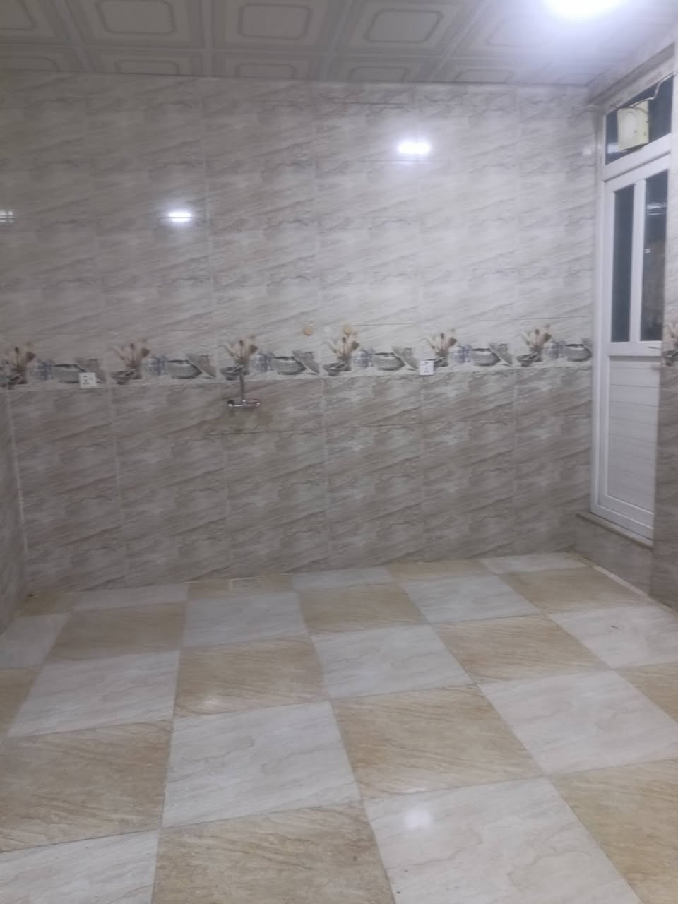 السلام عليكم دار100متر زراعي للبيع حزيران قرب حصو ورمل مقابيل أسواق علي الجبوري أول فرع
السعره 55مليون 
رقم الموبايل***********
