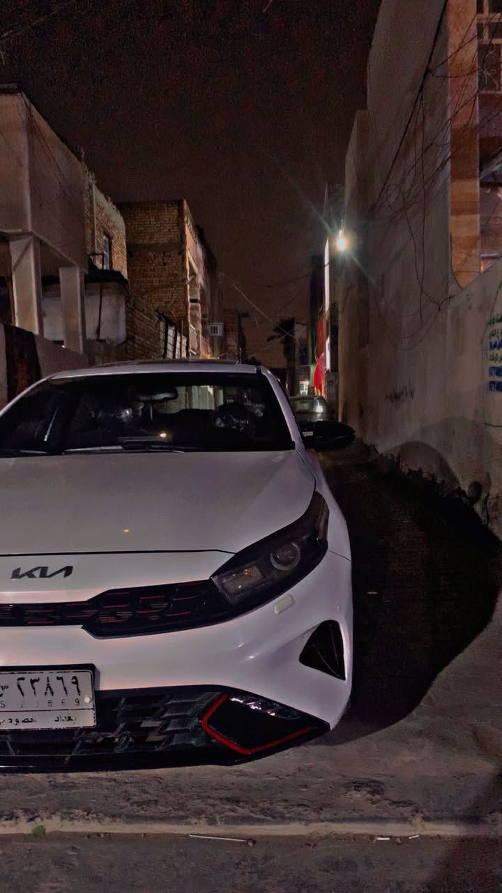سلام وعليكم كيا فورتي 2023 GT Line فول مواصفات 1/1 
محرك 2000 دوش 
كير cvt
تبريد ثلج ❄️ 
رادارات جانبيه🔥
رادارات خلفيه🔥
فتحه سقف
سستم سماعات هارمن كاردن
سياره نضيفه وجاهزه ماشيه20Mi محرك وكير زيرو ضربتها جاملغ وبنيد قطعتين سياره حلوه نصبتها حلوه 
سعر 150$وبيها مجال
مكاني بغداد 
رقم الهاتف📞 ***********
