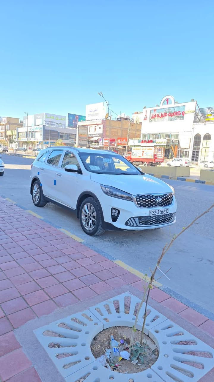 للبيع كيا سورنتو ٢٠٢٠ رقم اربيل  انكليزي ٦ سلندر  مكفوله من ضربه وصبغ وتبديل مكينه وكير على وضع الشركه  ماشيه ٦٢ الف سعرها ٢٥٨ وبيها مجال بسيط النجف الاشرف اتصال ***********
