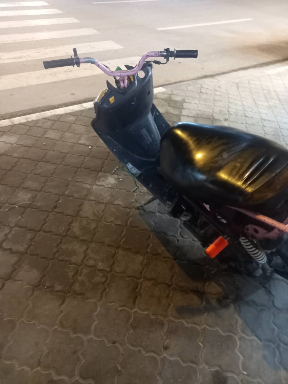 سلام عليكم دراجه فراشه لبيع حلوه وناعمه رادهه 125 وهذه رقم***********
