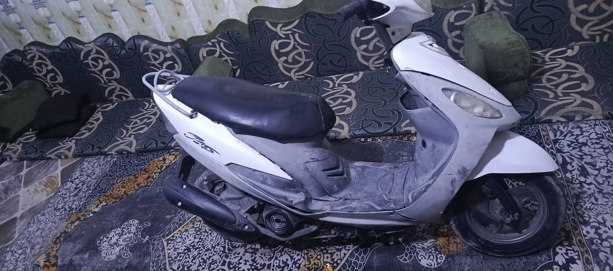 للبيع دراجه ماكس منغولي دراجه حلوة شلعة معدل كهربائيات شغالة هندر واحد نقصها بارتري دراجه تجي وتشوف جديدة ختم واحد كفر اصلي كلة اصليةة السعر325بيهة مجال حك الجية مكاني كربلاء حي الغدير يم الصورة للتصال ***********  متواجد واتساب كذالك
