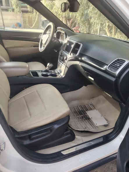 سلام عليكم ورحمة الله وبركاته
جيب لاريدو 2020 مكينه وكير مكفولات حدادة وتبريد مكفول السيارة ماشية 87 العنوان بغداد حي البتول قرب حي النصر مصبوغة حزام السيارة السعر 175 وبيها مجال
رقم الجوال ***********
