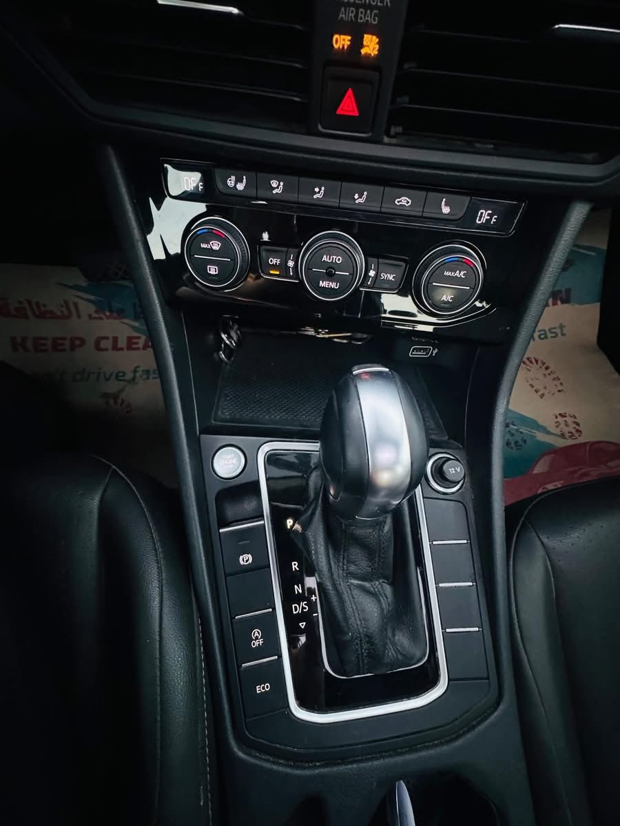 جيتا موديل ١٩ مواصفات Se  ماشيه ٧٨ مايل 
حادث خفيف بدون صبغ بدون تبديل فقط شبر بارد مرفقه صور الحادث رقم بغداد أنكليزي 
 السعر ١٥٠ وبي مجال 
***********
