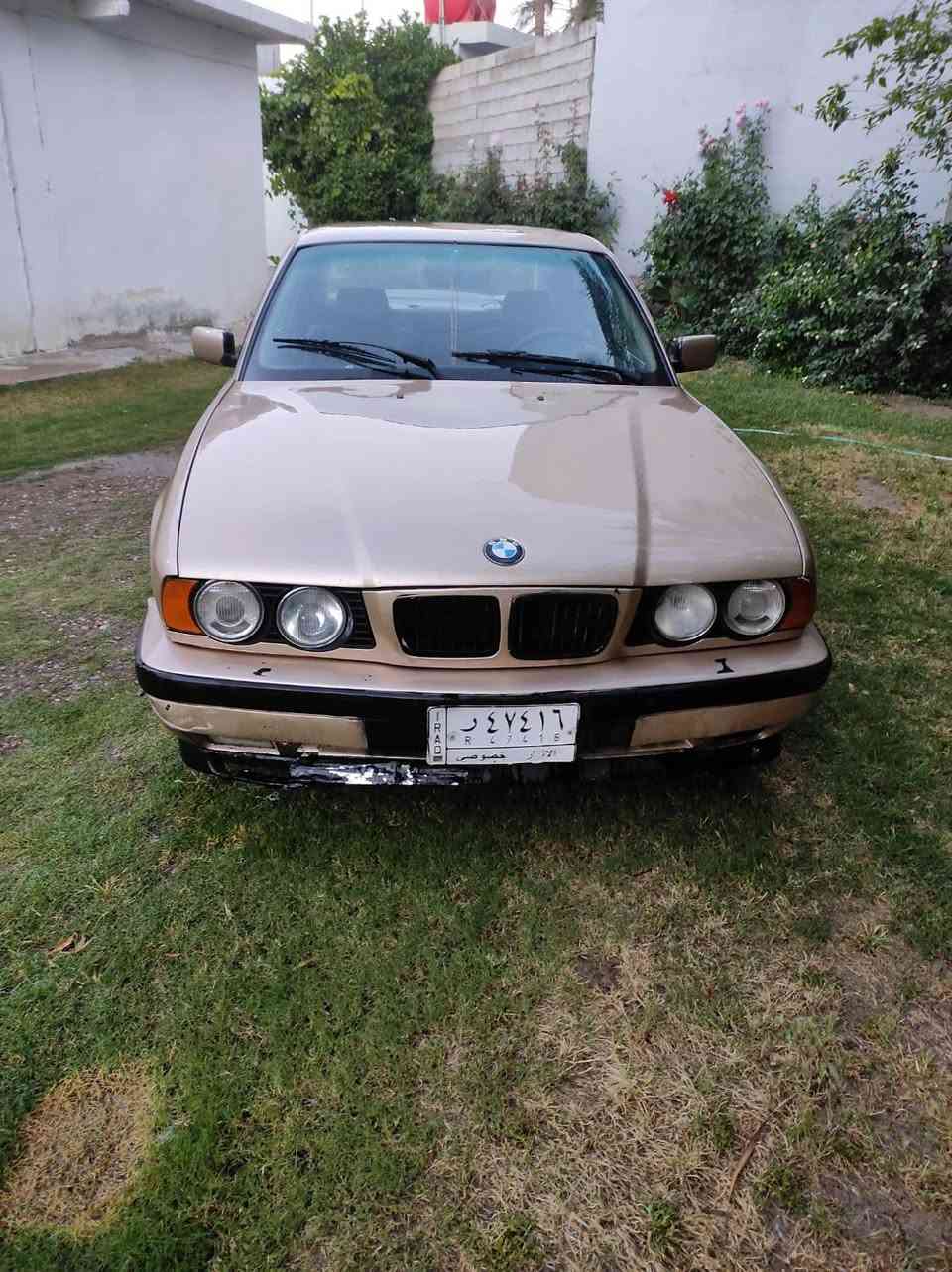 بي ام 530 شاديلها محرك 535 موديل 93 نضافه فول 
السياره خير من الله  تدفئه تبريد ثلاجه 
من الاخير السياره كفاله عامه  شغلتين بيها الكيج البانزين والطوافه 
رقم الماني
***********
شرط التحويل  مكان السياره ديالى
