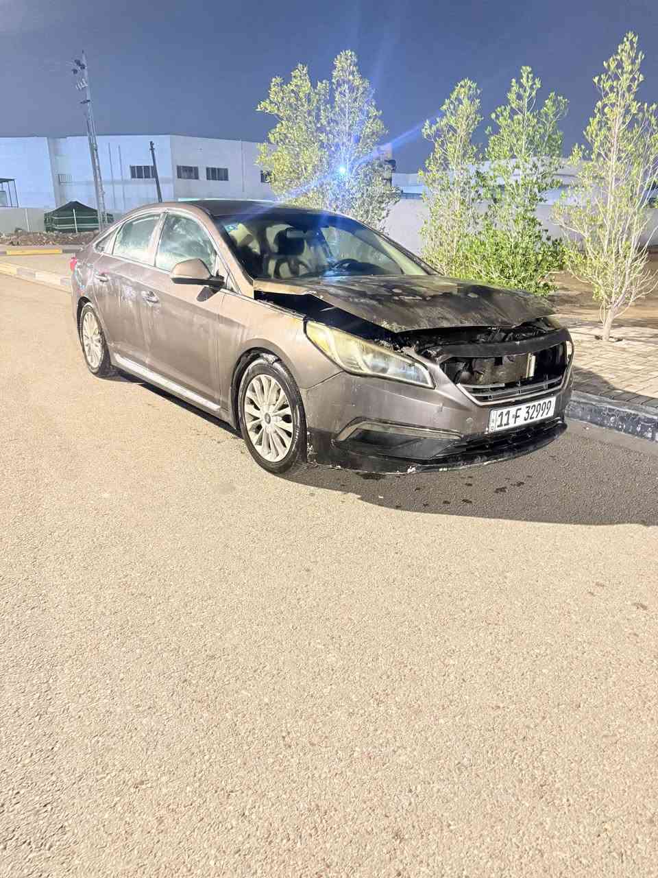 السلام عليكم سوناتا موديل 2015 رقم بغداد هزه ارقام سنوية جدد فول موصفات ماعدا الفتحه بيها حرق بسيط كير مكينة دشبول فاتحه سويج ابيع على حادثها مكان السيارة بالبصرة مامتواجد على الخاص السعر مناسب 
الشراي يتصل ويدلل 
‭0773 613 2386‬ البصرة, العراق
