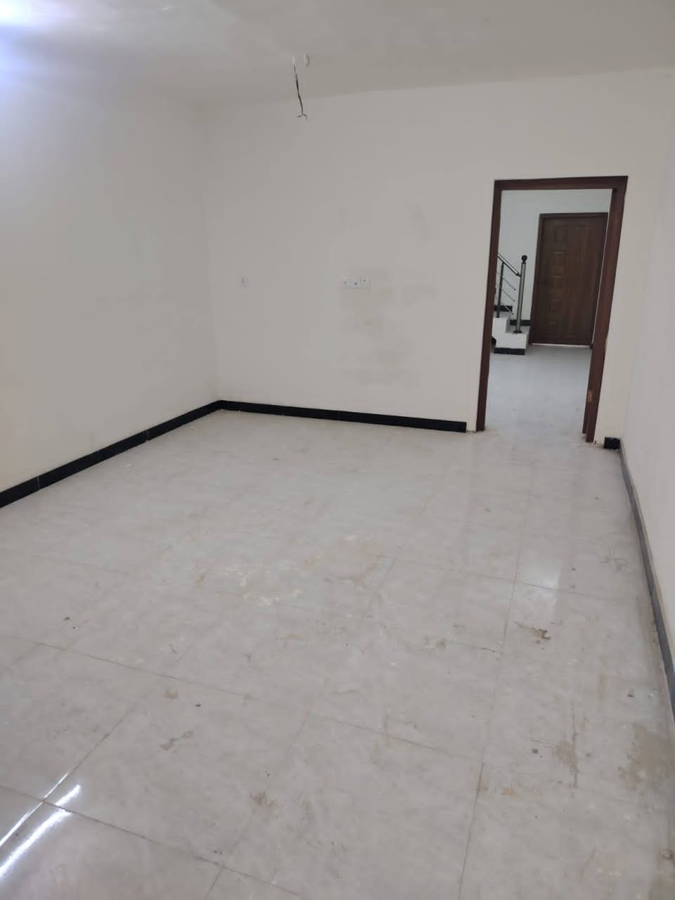 مشتمل للبيع في بغداد - ابو دشير طابو صرف
مساحة ٨٠ متر طابق ونص بناء جديد درجة أولى
الطابق الأول يحتوي على كراج وخدمات + صالة + حولي مطبخ وخدمات ومنور ودرج وغرفه
الطابق الثاني يحتوي على غرفة وسطحين
#للإستفسار
راسل الصفحة خاص او واتس اب 
اتصال ☎️ / واتس اب 📱 
*********** / ***********
