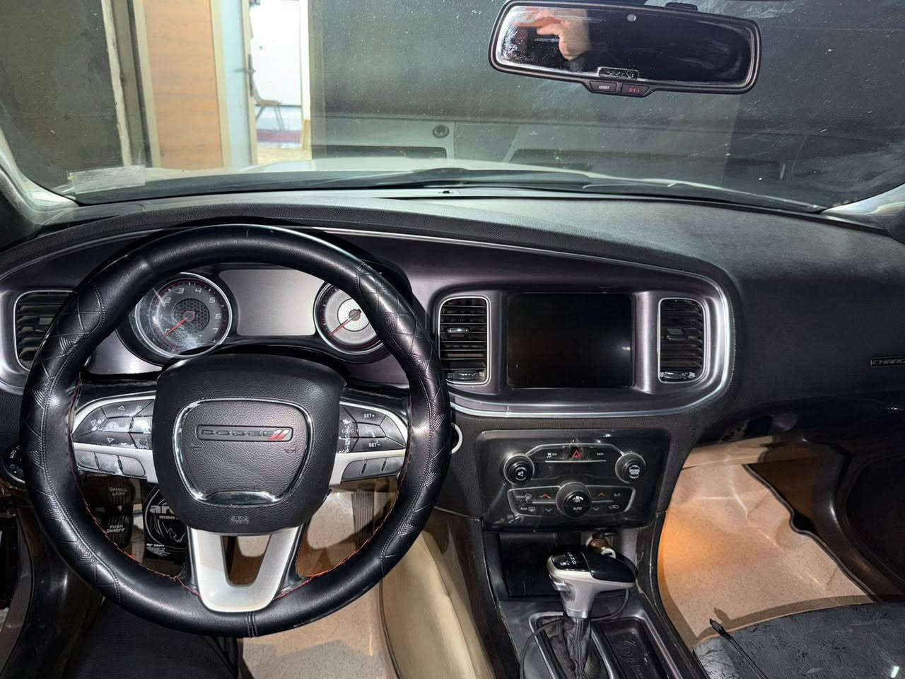 سلام عليكم اخوان
چارجر اصل 2016 معلا2017 سلڤر صدر الحمام جاهزه حداده تخم تاير كير محرك تدفئه تبريد كامله مكمله حلوه وجاهزه ربع ما تذب عليها مكان السياره ميسان
ترهم مراوس حسب الاتفاق بچارجر از اوباما حصرا
السعر 150
للاستفسار: ‏‪***********‬‏
