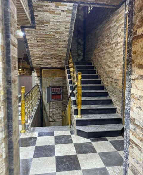 شـركه أنـوار الجـزائـري للأستثمار العقاري 
شقة مكتبية للأيجار في بريهة
طابق ثاني من ضمن بناية 
العنوان / شارع الاستقلال📍
المساحه / 125 م 
يحتوي على : 2 غرف + استقبال + مطبخ 
+ صحيات
سعر الأيجار / 750 الف    
تصلح للشركات المجازة رسمياً والمكاتب
للتواصل : 
***********
***********
***********
