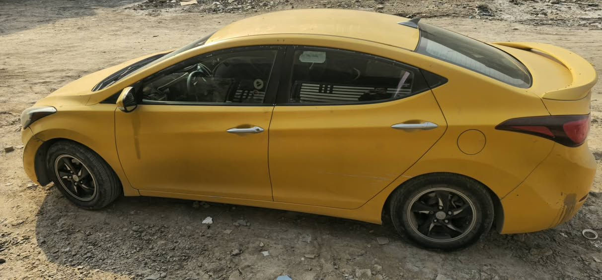 سلام عليكم النترا ٢٠١٥ 
جاهزة من كلشي حدثها ب امريكا جاملغ اليمين مبدل و البنيد 
سيارة خير من الله و مرزوقة 
سبب البيع الدوام  ماكدر اشتغل بيها 
السعر 90$ 
السيارة بسمي مكاني بغداد المعالف 
***********
