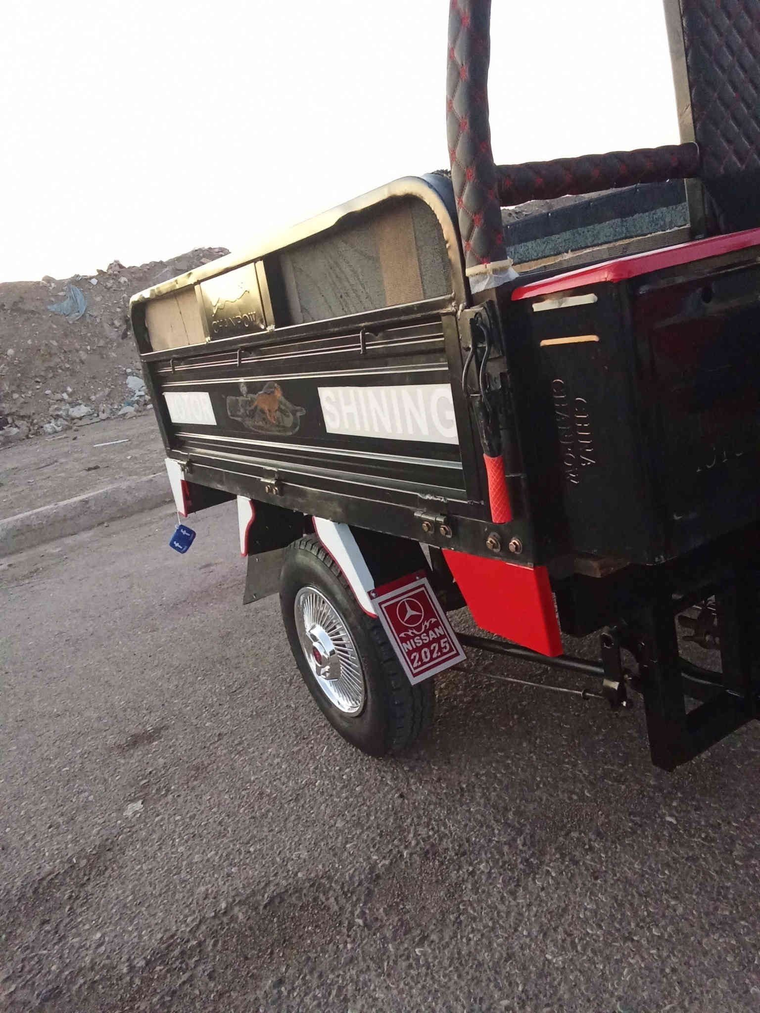 السلام عليكم شباب عدي هاي الستوته للبيع شاخوان موديل 2020 بليته ومنفيس كامل رگبه  شاصي بشرط محرك اخرس كهربائيات كامله ستوته مال جناي تخبل اي عيب مابيه بشرط شراي خابر وتدلل مو شراي اعبر المنشور ***********
