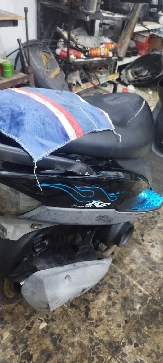 ماكس عدله شبيها كلشي مابيها نواصها شنو قفل جنطه وسلف يرادله دشلي 
بشير رايدها 650 دراجه محرك مكفول من اي صوت شكد المكينه 49 على الابلادي 
تسلم ايدك وين مكانك كربلاء حي نصر 
*********** بي وات ساب
