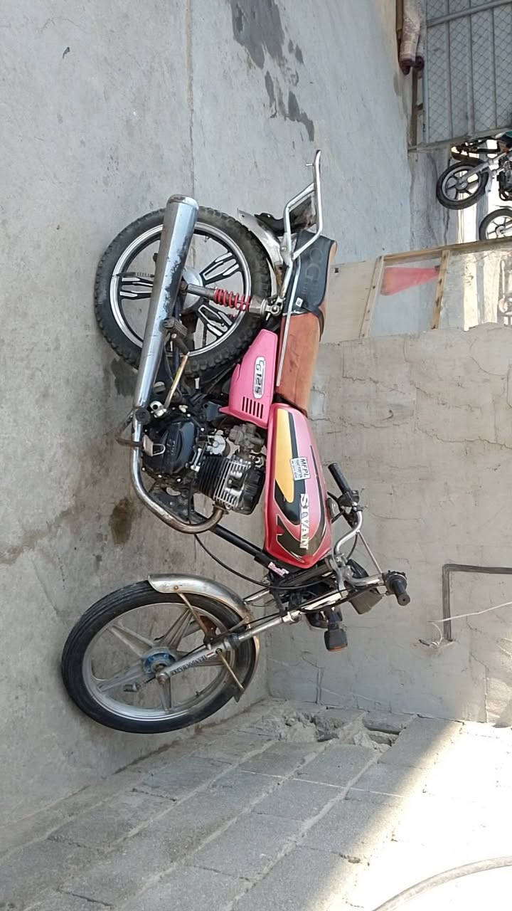 سلام عليكم دراجه 5 كير دراجه نضيفه  الدراجه طافيه يحتاجله كابريتر فتحته وخربته اني ابيع عله هاي الحطه طافيه كوم حديد بس المكينه مابيه شي بس اني ابيع كوم حديد مكاني بغداد مدينه الصدر السعر 240وبيه مجال وترهم مراوس *********** رقمي بي وتساب موديل 19دراجه
