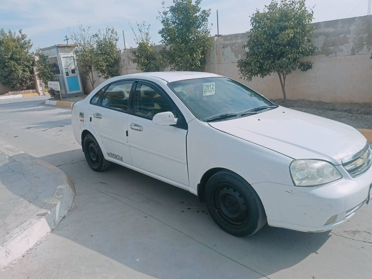 السلام عليكم للبيع ابتر موديل الفين و 2012 سياره جديده مال جناي تايرات جديد صدره  جديد تبريد ثلج محرك شرط كير شرط كلها شرط العنوان الحويجه كير وتماتيك سياره بدون صبغ تايرات 4 جديد لوك ***********
