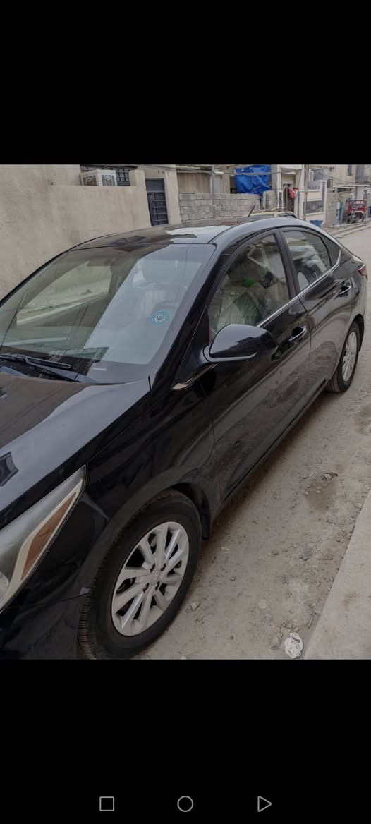 اكسنت ٢٠١٩ وارد امريكي ماشيه ١٣٠ الف مكينه رنك ضعيف تنقيص بسيط كير مكفول من امريكا فقط تبديل دعاميه وبالعراق حادثها جوه الدعاميه الخلفي معجون ومصبوغ ومرشوش فوك كلير علمود توحيد اللون  باب عكس السايق شويه بي بارد و٣ رصعات بالباب مال سايق ينرادلهن بارد   ب100 وبيها مجال بسيط
