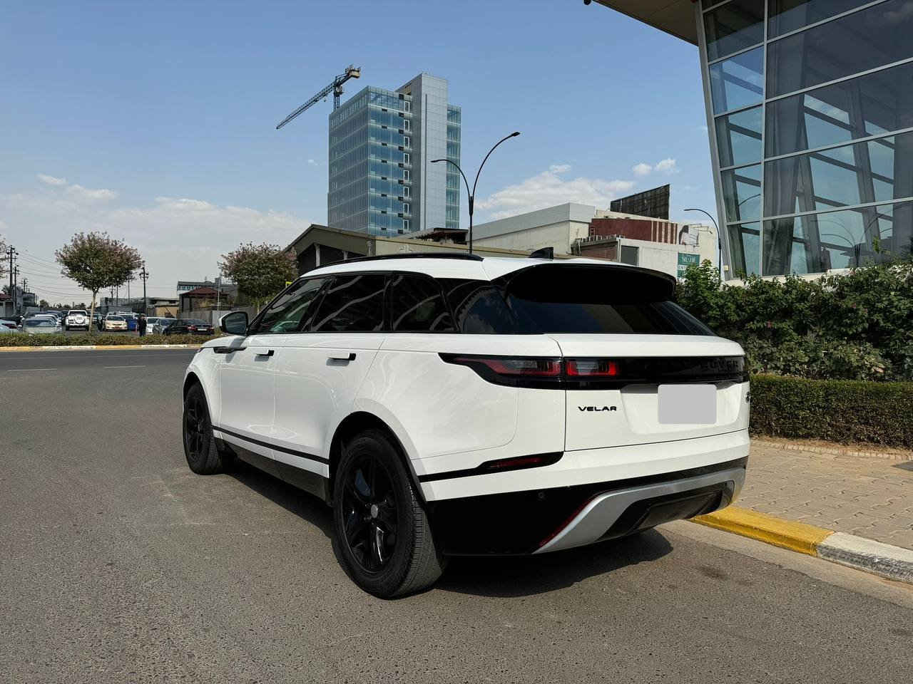 🟩 #السعر_الطلب_في_التعليقات سيأتي آليك

Rang Rover Velar 2022 رانج روفر فيلار
- نوع السيارة : رنج روفر 
- موديل السيارة : فيلار
- سنة الصنع : 2022
- اللون: ابيض ثلجي
- المسافة المقطوعة: 35 الف ميل
- عدد السلندرات : 4 سلندر توربو
- حجم المحرك : 2.0 لتر 
- نوع السقف: بانوراما 
- لون الفرش: اسود
- نوع الفرش: جلد-كهرباء-تدفنة-تبريد
- وسادات الهوائیة: 6
- شاشة: 2 مع ابل كار بلاي
- سستم صوت مريديان MERIDIAN 
- حساسات : حساس الامامية والخلفية
- كاميرا : 1
- رادار
- مستشعر وقوف
- مثبت سرعة
- مانع الانزلاق 
- انضمة قيادة متعددة
- التحكم على المنحدرات
- مساعدة عدم الانحراف عن الطريق 
- نظام مفتاح ذكي مع البصمة 
- مراقبة النقطة العمياء
- التعرف على اشارات المرور
- نظام فرملة الطوارئ 
- تدفئة مقود القيادة 
- صندوق شفط كهربائي
- المصابيح الامامية: رأس متحرك - زنون - اضائة LED
- المصابيح الخلفية: LED
- كشافات ضباب 

وارد امريكي كلين تايتل بدون تبديل 
الرقم اربيل جديد تحويل مباشر 
جام اسود مرخص من المرور مجدد سنة كاملة 

العنوان: دهوك
للاستفسار  الاتصال على هذا الرقم
***********

SALYJ2EX6NA331113 دهوك, العراق
