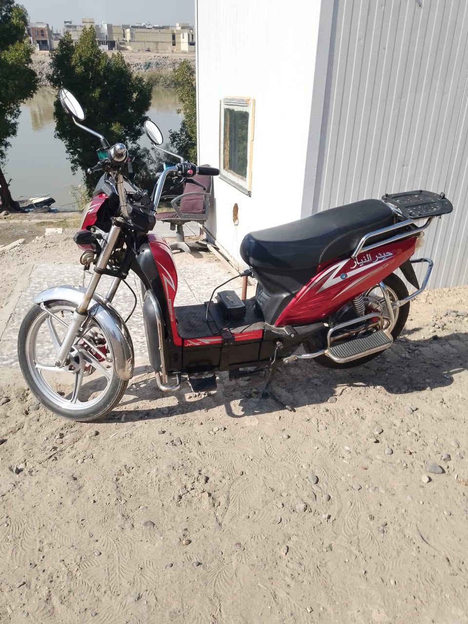دراجه هارلي شجن موديل 2024 دراجه كامله نقصها فقط باتري واحد يهبط البقيها كلهن بحاله جيده كهربائيات كلها شغاله اشاير كلوبات سعر 250 مكان بغداد زعفرانيه  رقم ***********
