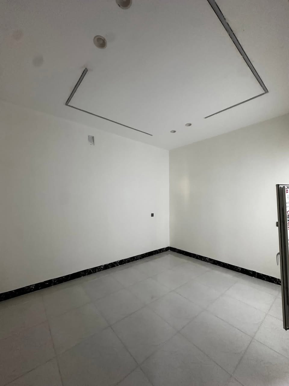 السلام عليكم #مكتب_الغوالي
بيت للايجار في حي السماح الثانية قرب المشاعل 

المساحة : 100م مربع طابق واحد زيرو يحتوي على غرفة نوم واستقبال وهول ومطبخ وصحيات وبيتونه 

للاستفسار اكثر الاتصال على الارقام -

***********

***********
