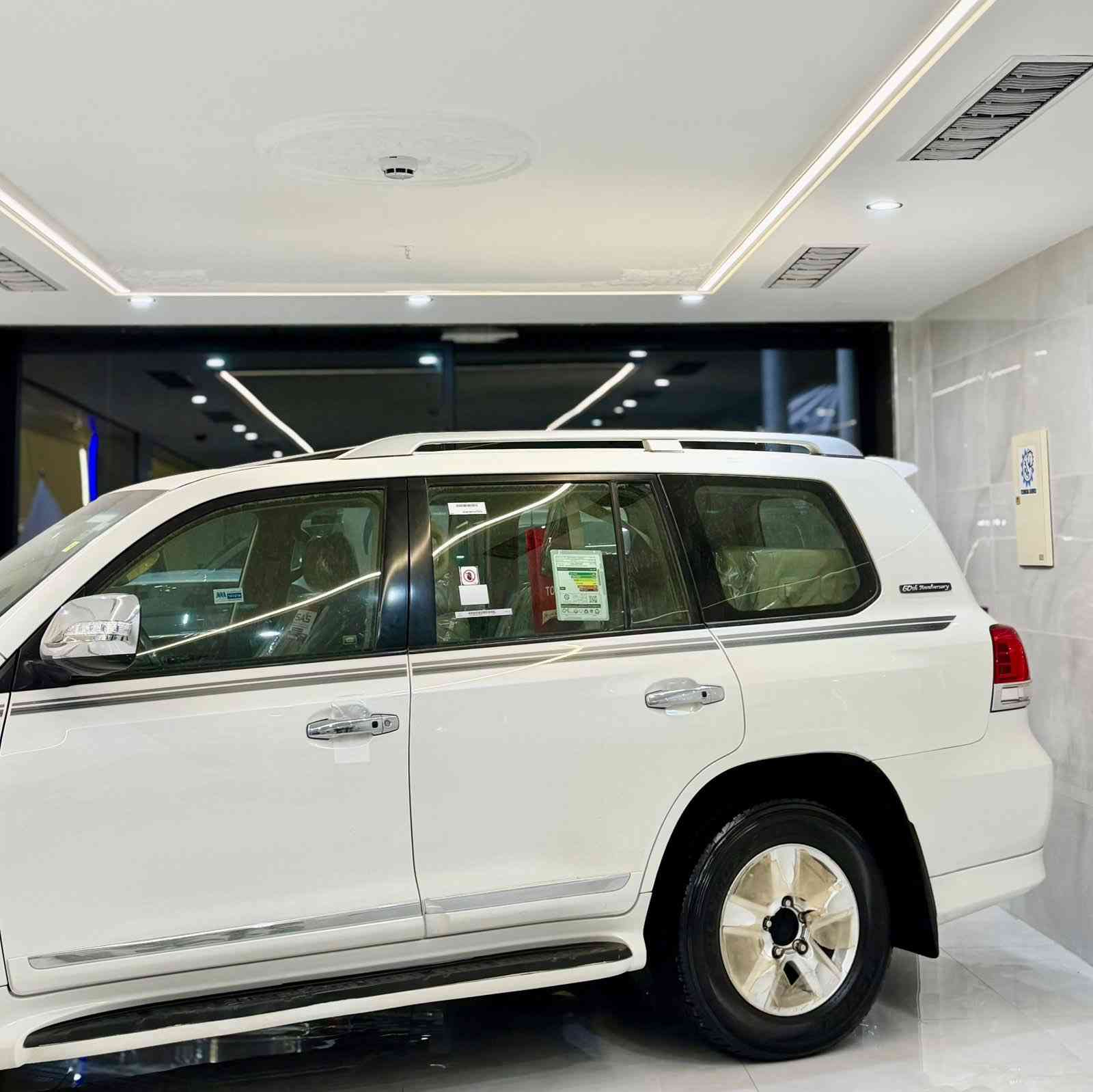 🌹بسم الله الرحمن الرحيم🌹
🪬اخت زيروو🪬ستينيه📦مواصفات ليكزز
تويوتا لاند كروز ستينيه اصلى بريمى فوول - ✅جكسارة موديل : 2011  علا وضع بيلادى مواصفات ليكزز كيرومحرك ليكزز  
VXRi -V8- 5.7 شكل بيلادى مرغوب 
ماشى ١٢٥ كم حقيقى ٨ سلندر
 فول مواصفات ستينى معروف شاشة كبيرة -سلايد- دواخل كريمى - ثلاجه - بصمه - فتحه صلايت- باقى هواى مواصفات معروفه مال ليكزز ستينيه
٤ طايرويل جديد دنلوب
ماشااللە حیل حیل حلوە و جدیدە
  مكان سياره اربيل
✅مكفوول كفاله بدون صبغ كلشى بشرط
محرك كير بشرط مامفتوح محرك و كير جديد مامفتوح بشرط ماشالله صوت و بخار بدون خلل
سيارة حيل نظيفة كلشي عل بلاد لوك
سنوية زنكة  و فحص و هزه كلشي جديد مدفوع 
باسمي السنوية بشرط تحويل وغرامـة
سيارة مابيـها دينار مصرف كامل من كل نواحي
‎🟩 💵السعر:  ٣٥٥ ورقه بيه شويه مجال الطيبين
‎***********📞رقم اسيا
‎رقم كورك واتساب📞 ***********
