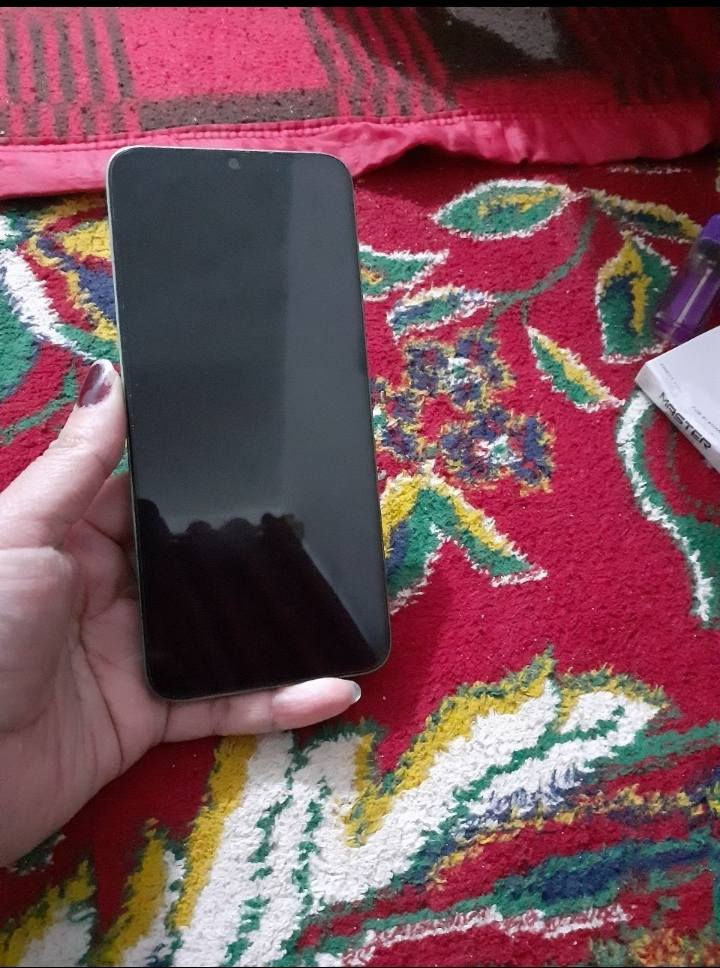 جهاز هونر x6b للبيع مستعمل 
نضيف كسره جديد الجهاز بدون ملحقات

الذاكره: 128

الذاكره العشوائية:6 مع توربو هونر يصل 12

المعالج: MediaTek Helio G85

البطاريه:mah 5200

دقه الشاشه: 720 × 1612

اصدار: 14 اخر اصدار

 يشغل بوبجي 60 فريم

السعر: 100 قفل

 للتواصل رقم الهاتف:***********
