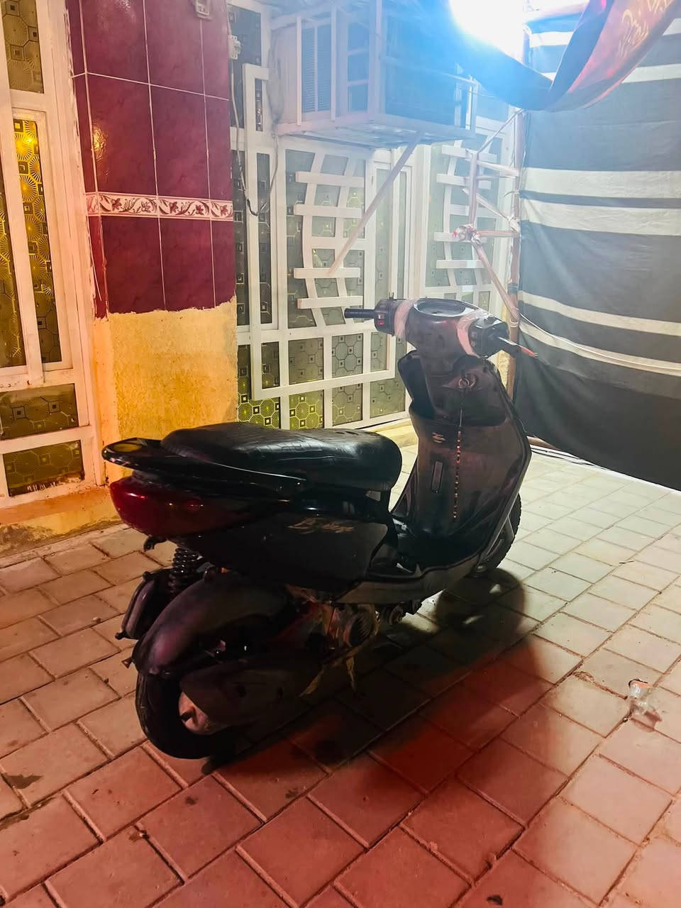 بريز لايت جوه للبيع الدراجه تحتاج تجفيت مكينه للدراجه نضيفه سعرها 350او بيها مجال عنوان مدينه الصدر قطاع 70 ….رقم ***********
