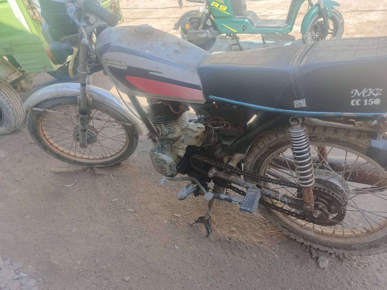 دراجه للبيع طاك بيها ولف قيم بليرضي الله مكان بصره بلهارثه  ***********
