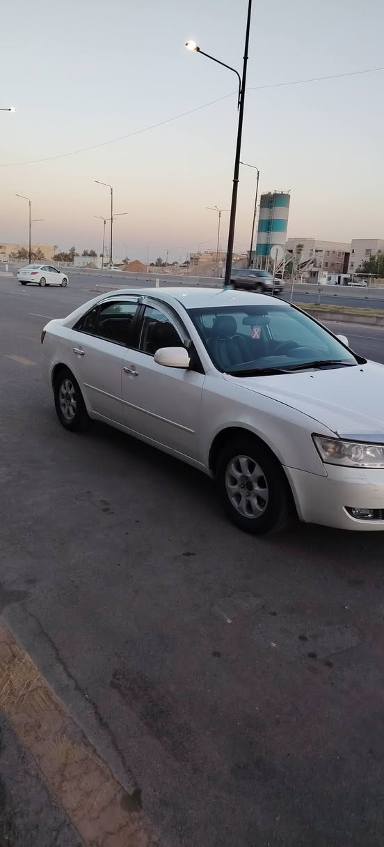 سوناتا ٢٠٠٧ محرك ٢٠٠٠ مكفوله كفالة عامه جاهزة من كلشي السعر ٨٨ وبيه مجال قليل مكان السياره النجف للأستفسار *********** ملاحظة السياره بيه جراد بالبنيد فقط ومغلف فابلون
