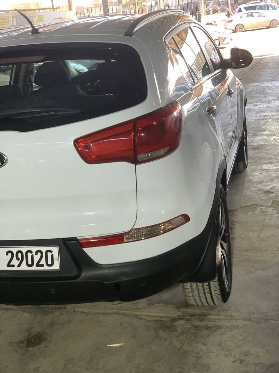 ‏سلام عليكم أخوان سبورتنج للبيع موديل 2014 صبغ عام بدون أي داخل بدون أي ضربة بها طخات بسيطة سنوية الثمانية وعشرين السعر 118 وبيها مجال حق الجاية مكاني واسط الصويرة كير ومكينة وتبريد خير من الله ***********
