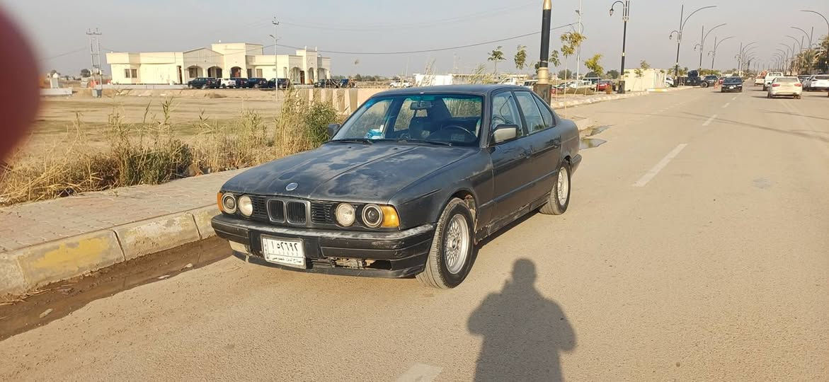 سلام عليكم بي ام ٥٢٠ كير عادي محرك كير شرط تبريد كهربائيات كلها شغاله سنويه نافذه للبيع ٢٧ سعر ٤٠ وبيها مجال مكانها مكيشيفة اتصال فقط *********** سامراء, صلاح الدين
