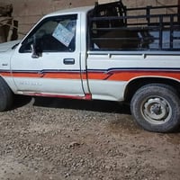هايلكس • ١٩٩٠ • تايرات جديدة