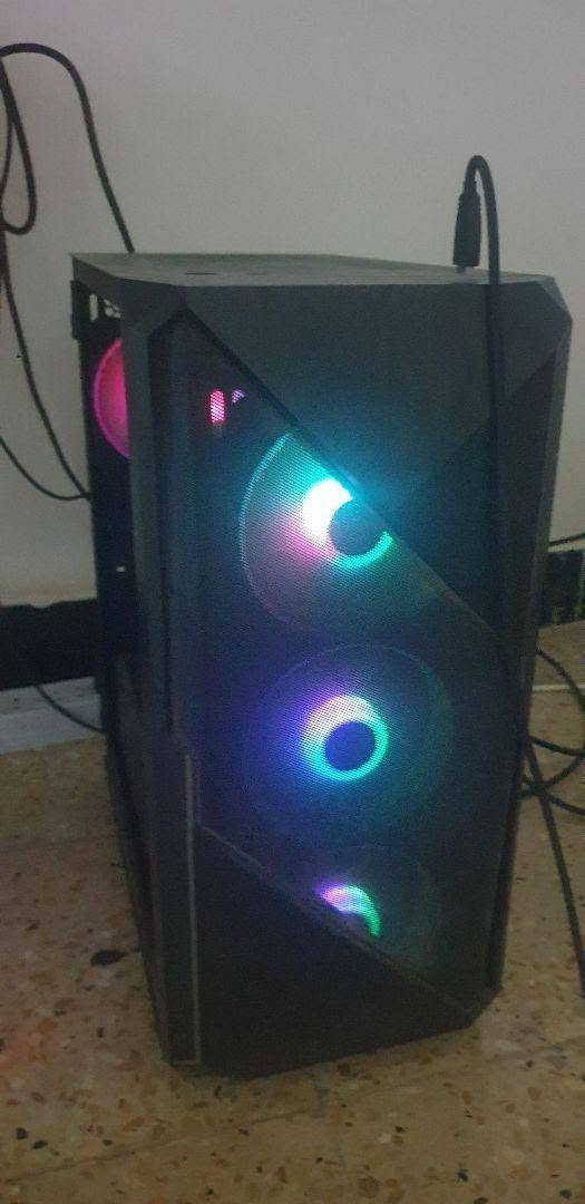 PC للبيع
i5جيل العاشر 
رمات 16 
هترد1T HDD
بور سبلاي550 
مع شاشه حجم 22 75H
مع كيبورد وماس وسمعات 
الكرات GTX1650S سوبر 4g
 سعر 500 الف قفل 
الاتصال عل رقكم فقط
 ***********
