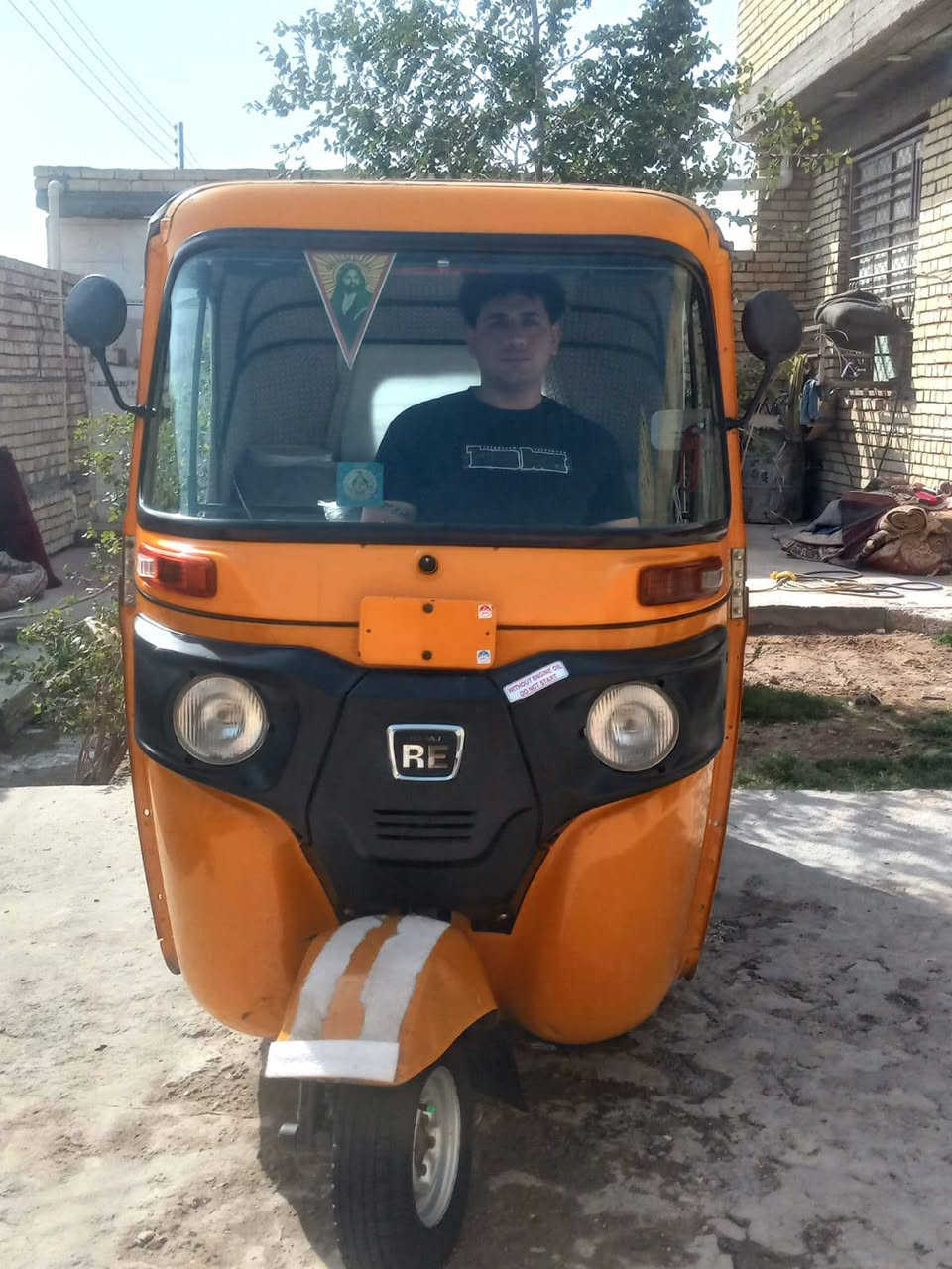 سلام عليكم تكتك للبيع موديل ٢٠ شهر ١٢مكفوله
من لضربه ولصبغ عدة طخه بصف لجاملغ الأمامي ودوسهه مامعمرة بلاديه مامعمرة 
بسمي تحويل ثاني يوم مكاني فلكه حي لنصر لسعر ٨
رقمي***********
