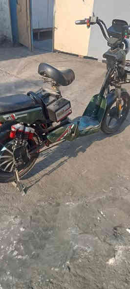 للبيع دراجه شحن موديل ٢٥ باتري٥ سعر٦٠٠بيه مجال***********للتصال
