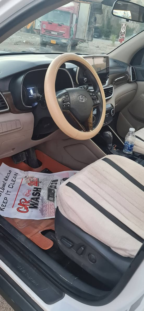 السلام عليكم ❤️
توسان   2019.  خليجي / الكاصد
 ماشية 63 الف

سيارة كفالة عامة حتة دعاميات مكفولة  
 من عده البارد وتكحيل بصمة ترحيب الكاصد خمس عدسات زنون 
كامره خلفيه خسايات فول مواصفات
محرك 2000 دوش كير كفاله
فول تحكم ستيرن مري شفط 
بكلات لد نهاري سايد ابريك رجل
وتخم تاير جديد شركه
اشاير بالمري والمري كهربائي
جاهزه السيارة وبلعافية عل ياخذهة
 السعر   $197

مكاني بغداد الكرخ🏨🏨
***********
