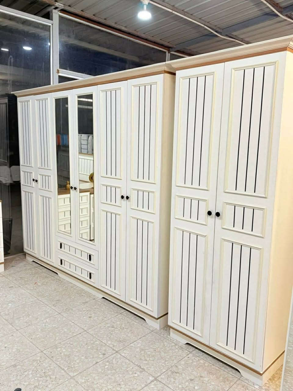 ✨ غرفة تركي 🇹🇷 تركي حديث اصلي 9قطع
نظام ابواب 
سرير مخزن عملي 
 قماش وتر بروف أصلي
✨ نظافة 95 /💯 
 شد ونقل مجاني داخل بغداد
توصيل للمحافظات بأسعار رمزية


**إذا كنت صاحب هذا الإعلان وتريد حذفه لأي سبب، رجاءا أرسل رسالة إلى الدعم الفني**